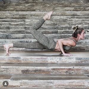 Varley Yoga Bra & Legging Set Small